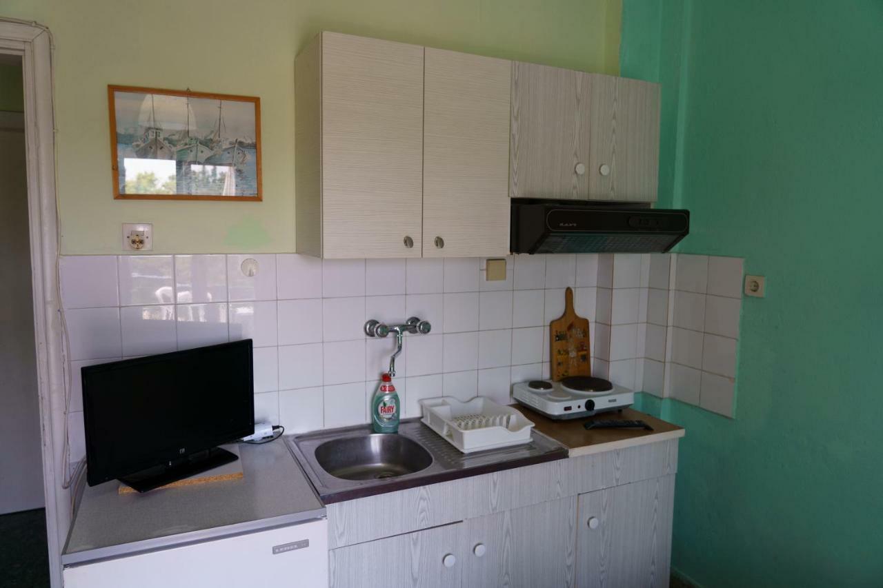 Drosia Apartments アスプロヴァルタ エクステリア 写真